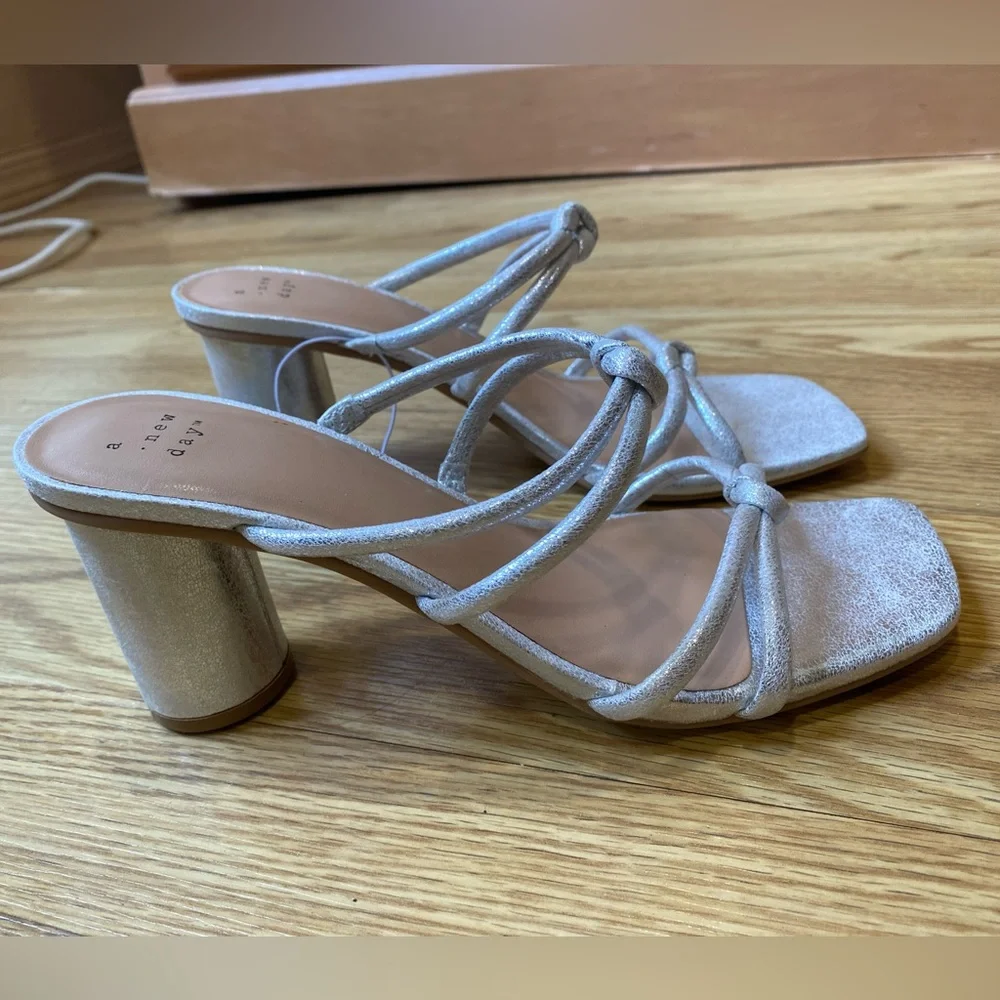 Chrome🖤 knot chunky square toe chunky heels NWT - Picture 7 of 15
